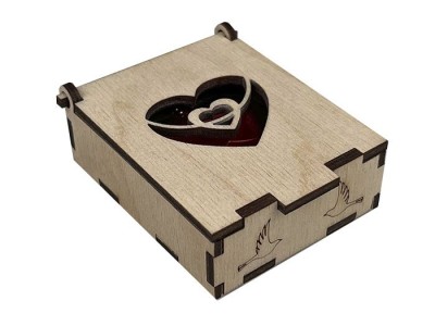 Коробка из дерева малая, прямоугольная, для флешки "Сердце" 70*55*25мм